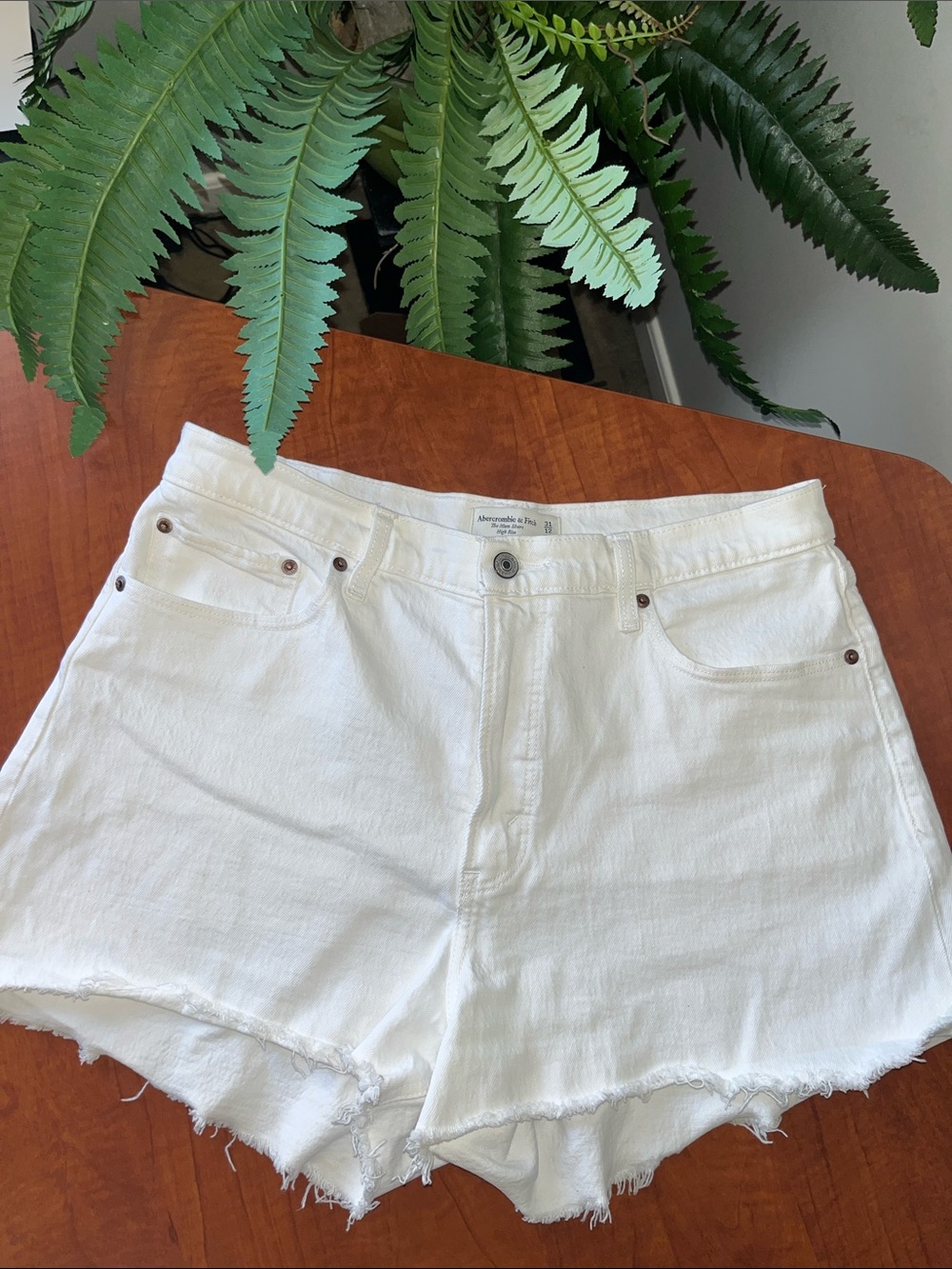 Mom Short High Rise Curve Love Abercrombie & Fitch White Frayed Hem Denim Shorts